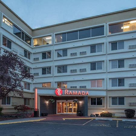 Ramada By Wyndham Downtown Спокейн Екстериор снимка