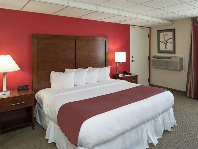 Ramada By Wyndham Downtown Спокейн Екстериор снимка