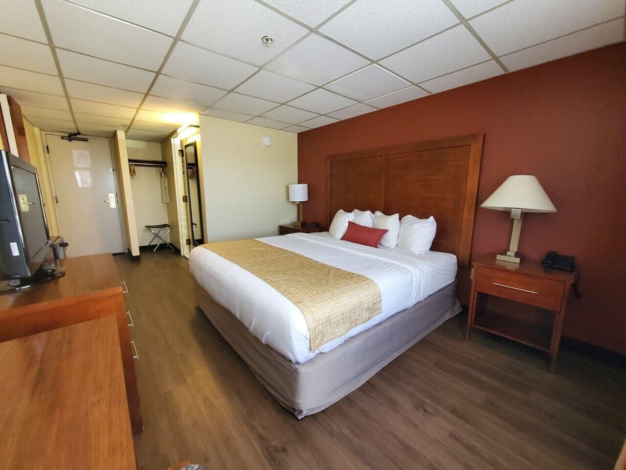 Ramada By Wyndham Downtown Спокейн Екстериор снимка