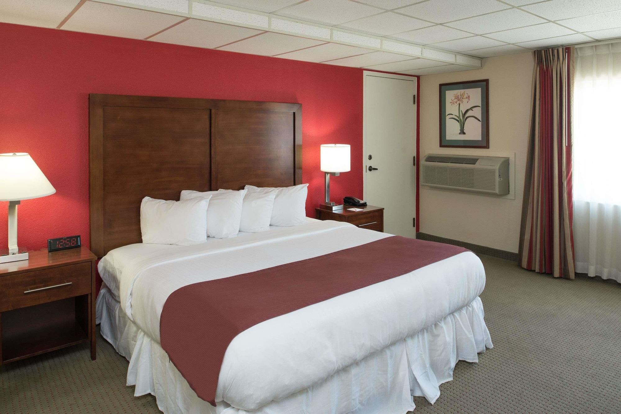 Ramada By Wyndham Downtown Спокейн Екстериор снимка