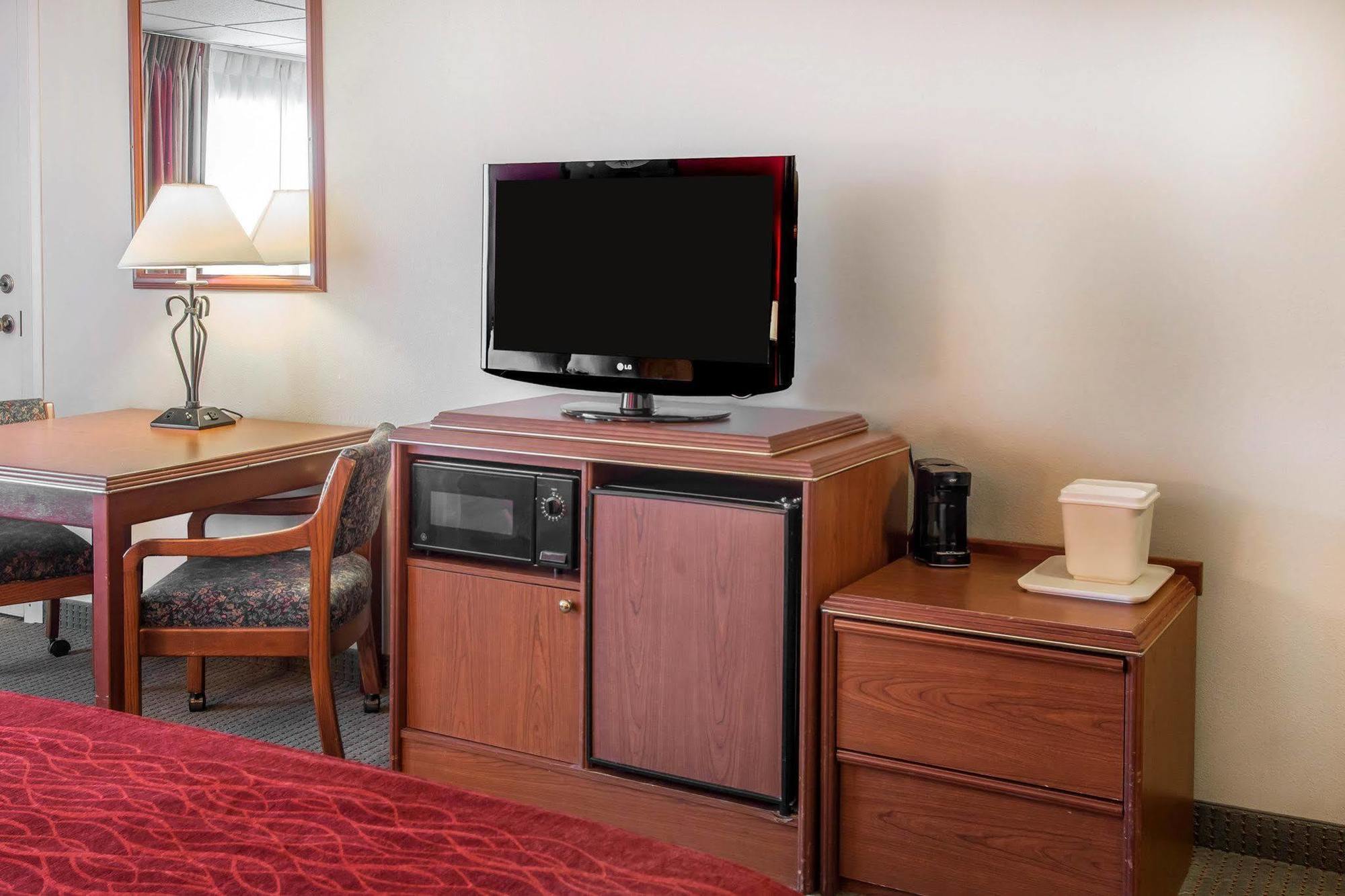 Ramada By Wyndham Downtown Спокейн Екстериор снимка