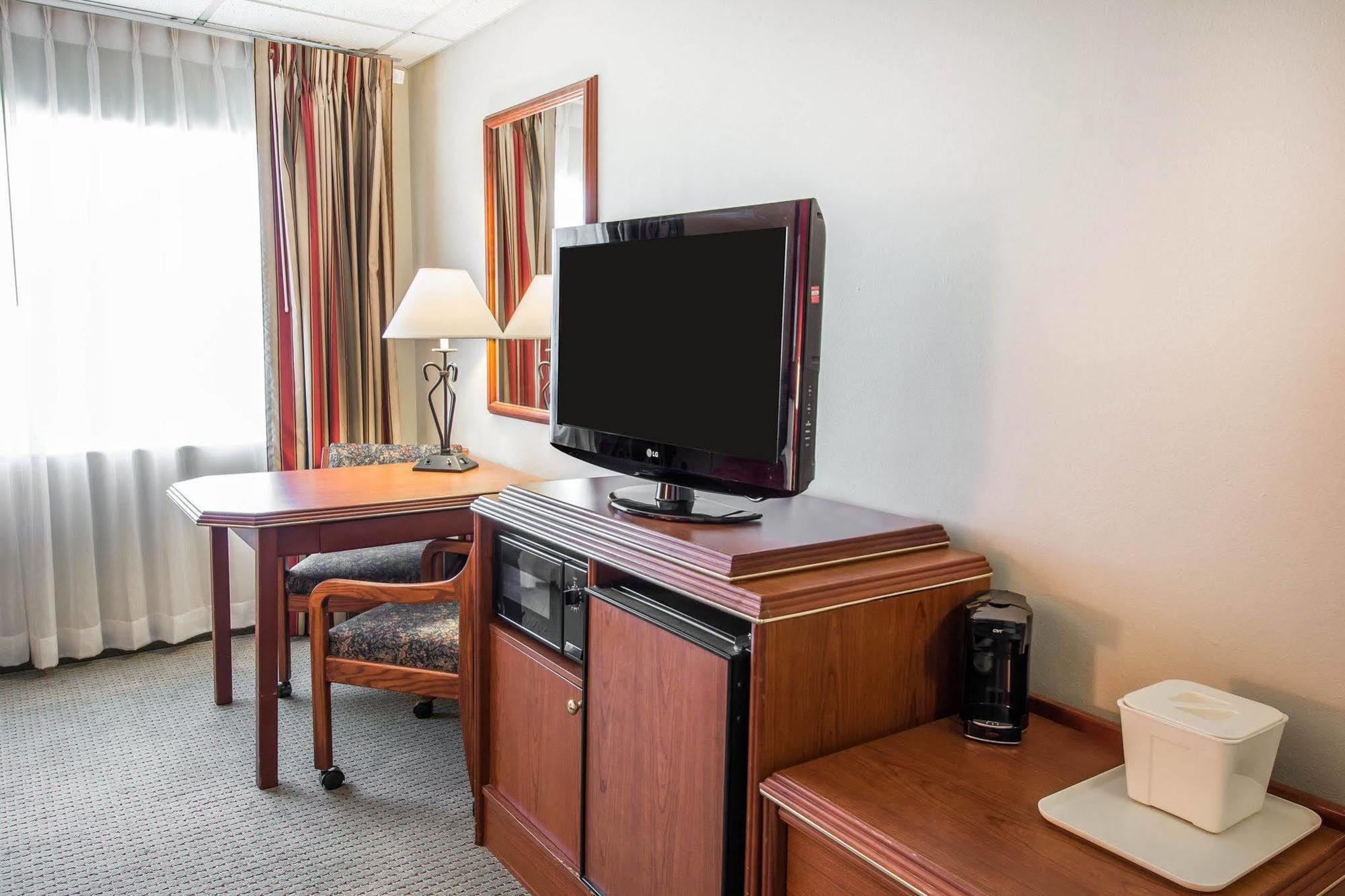 Ramada By Wyndham Downtown Спокейн Екстериор снимка