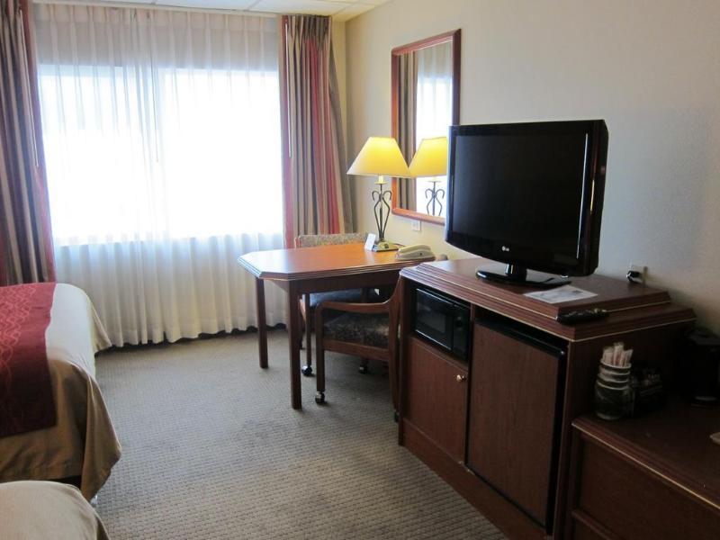 Ramada By Wyndham Downtown Спокейн Екстериор снимка