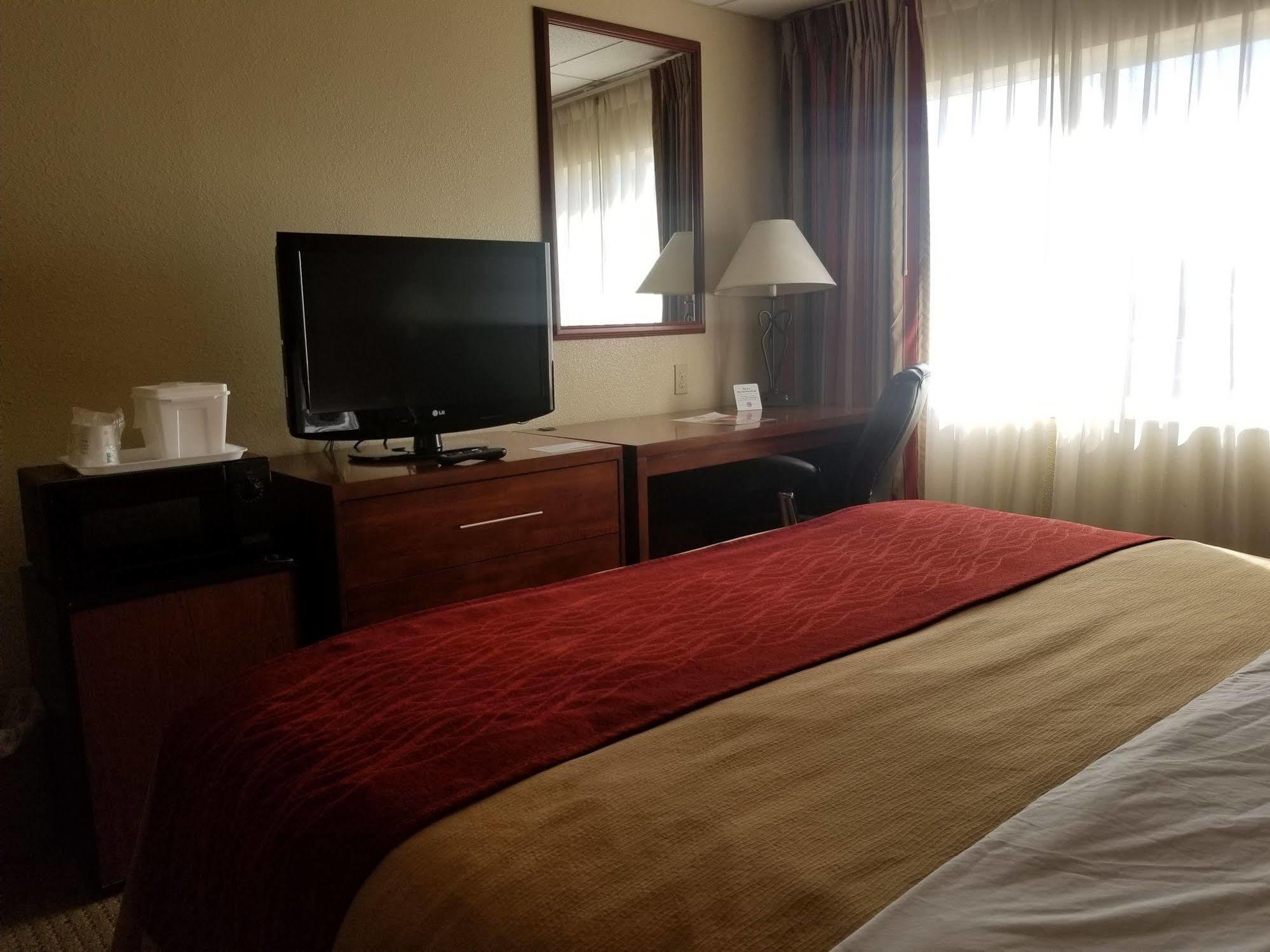 Ramada By Wyndham Downtown Спокейн Екстериор снимка